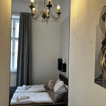 Homestay Spring Roses Downtown Boutique 2 *